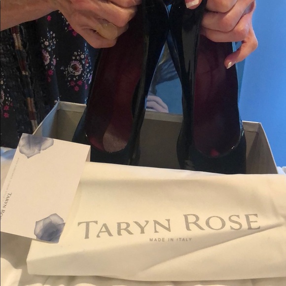 Taryn Rose black patent leather wedges. 11 N. - Picture 4 of 5